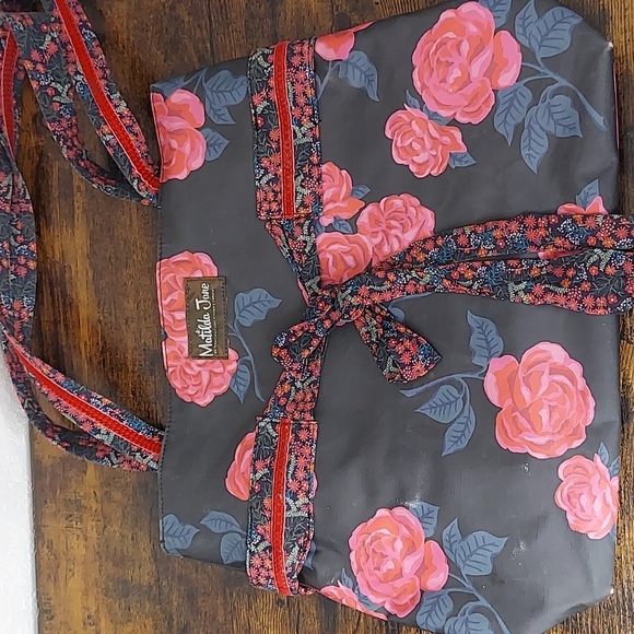 Matilda Jane Heartstrings Heart Strings Bag Purse Floral Black Pink Bow - Picture 1 of 14